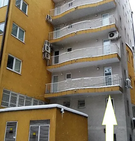 City River Apartment *